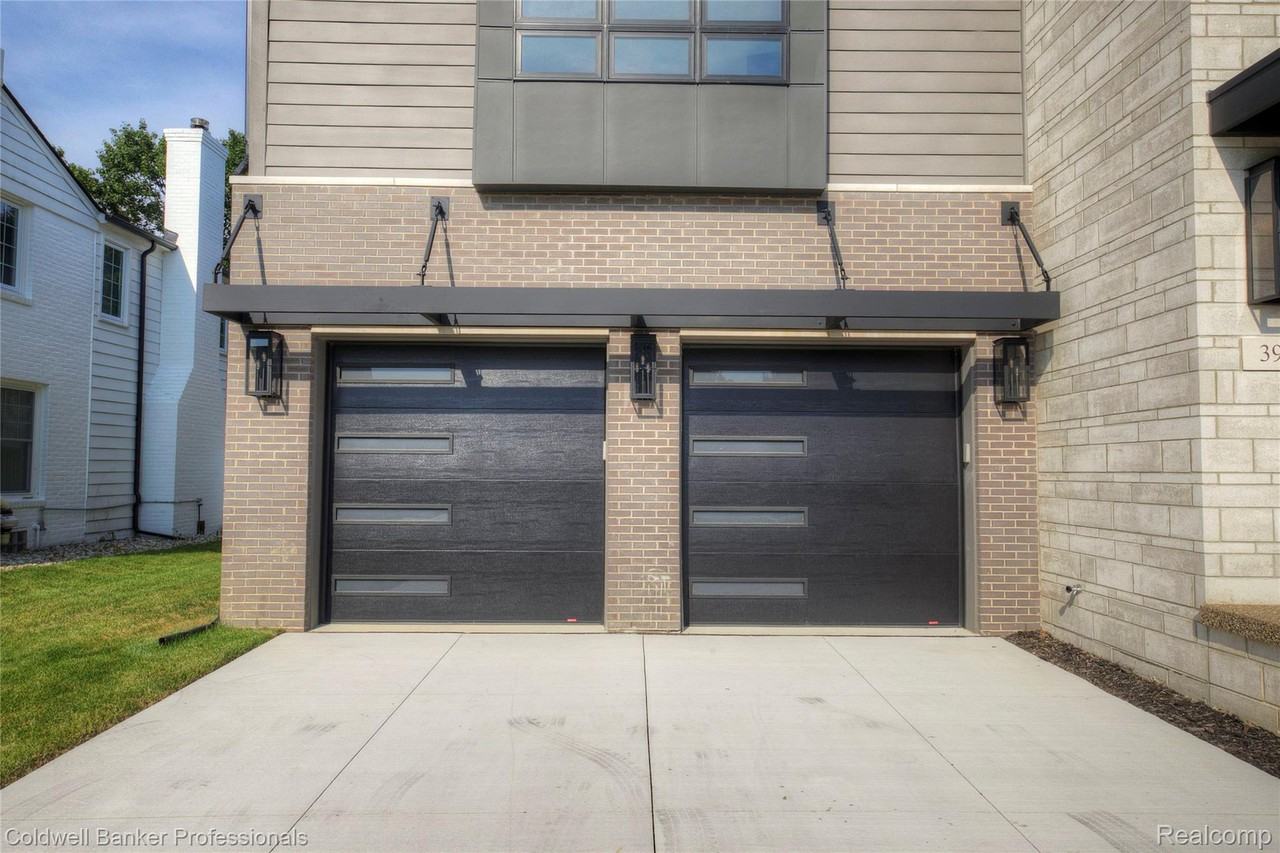 394 S Glenhurst Dr - Photo 2 of 50