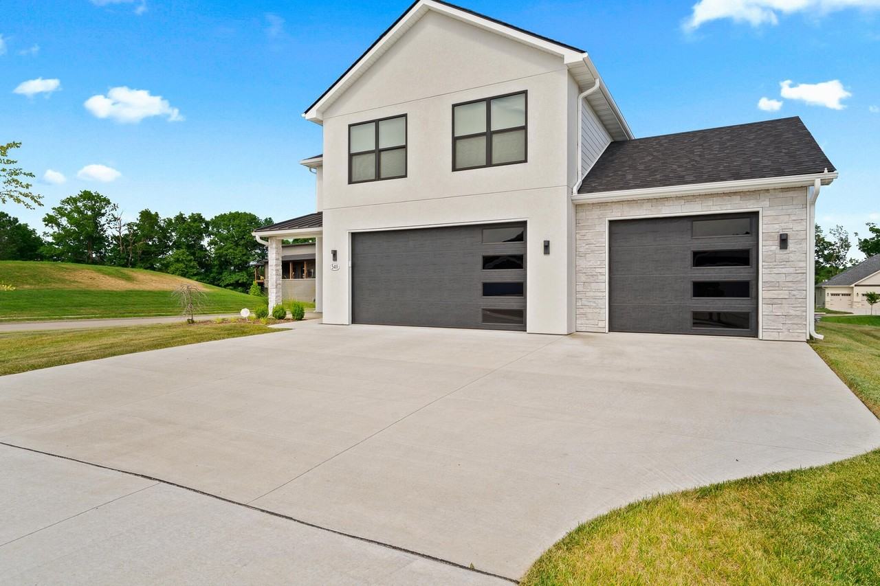 540 Angels Rest Way - Photo 2 of 43