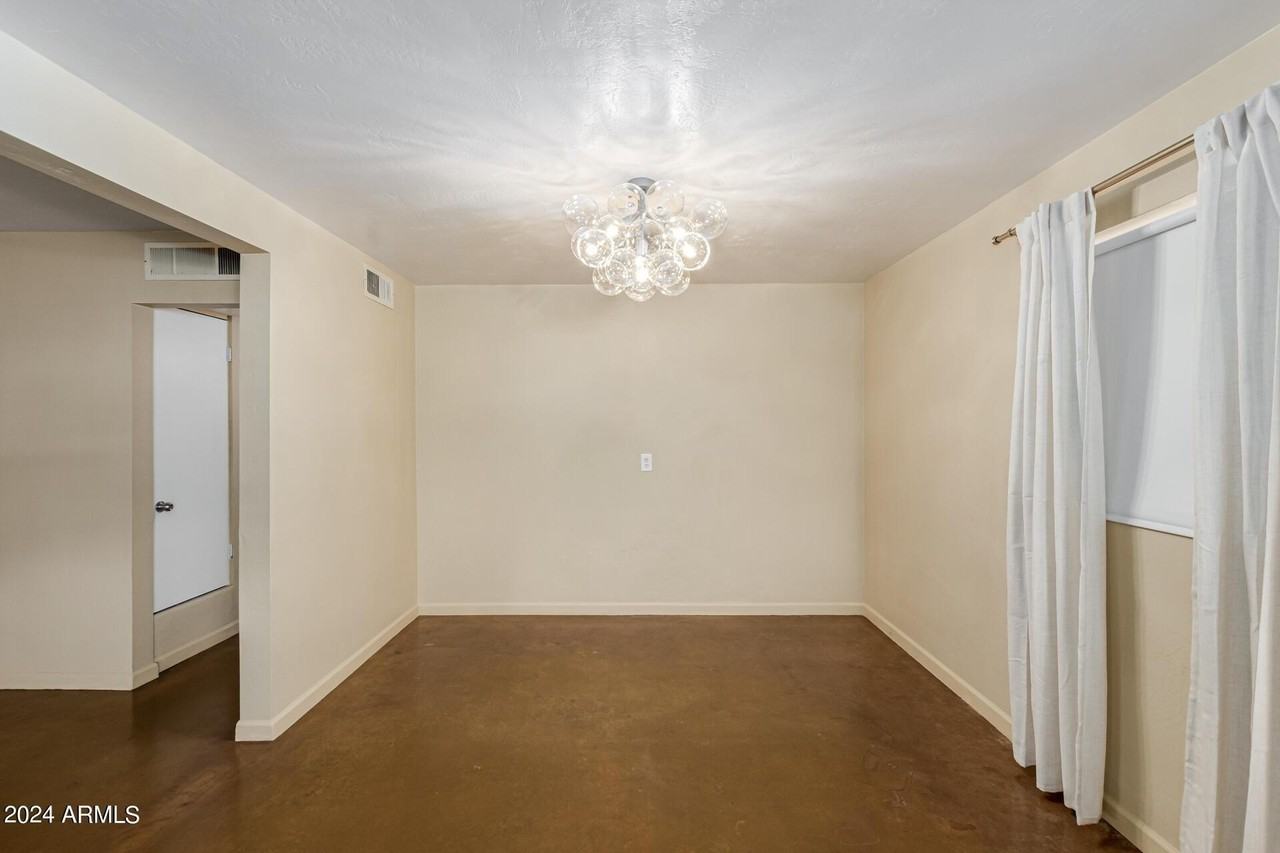 9802 N 2nd Way - Photo 7 of 26