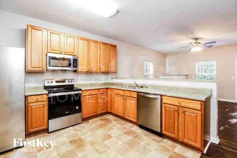 1103 Birkdale Dr - Photo 4 of 15