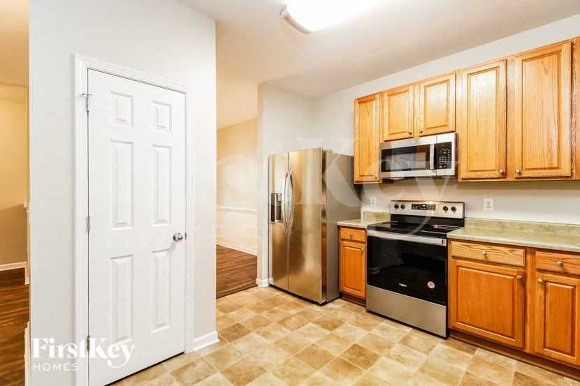 1103 Birkdale Dr - Photo 5 of 15