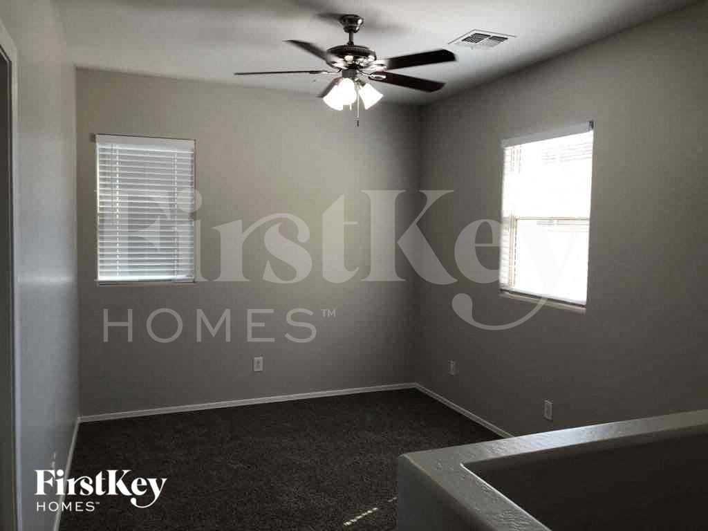 7729 S 37th Way - Photo 3 of 11