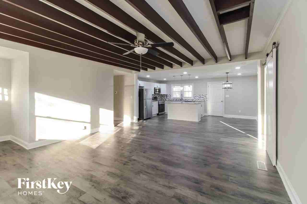 218 Friendway Rd - Photo 2 of 15