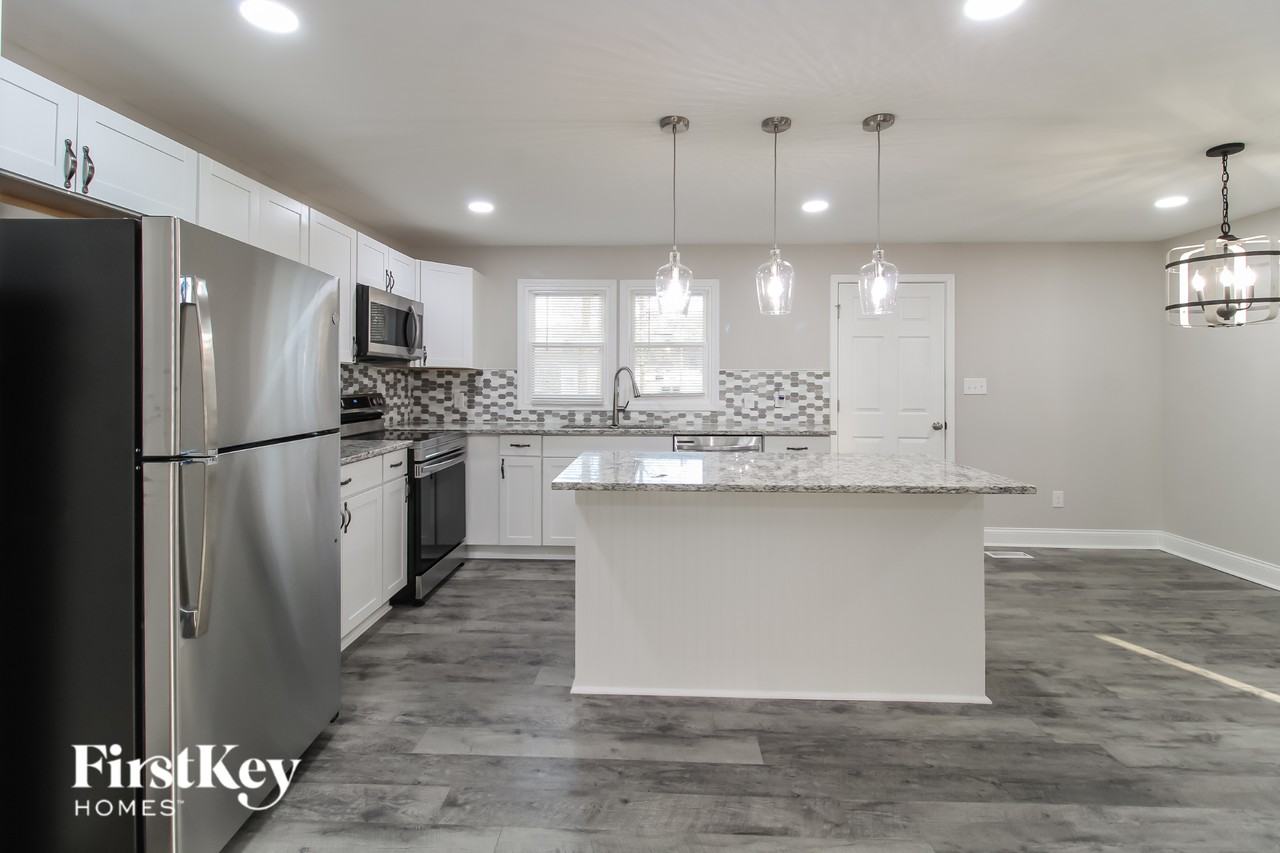 218 Friendway Rd - Photo 6 of 15