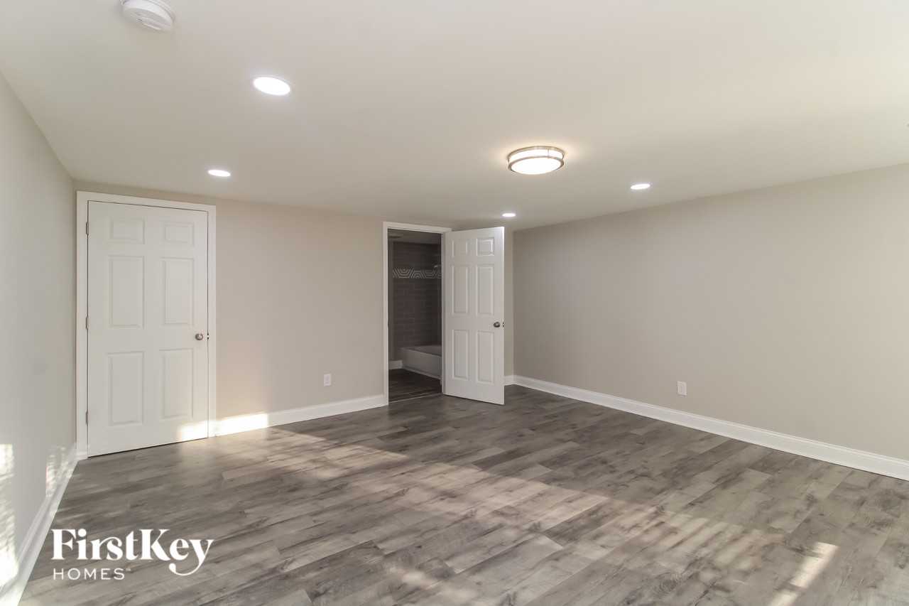 218 Friendway Rd - Photo 7 of 15