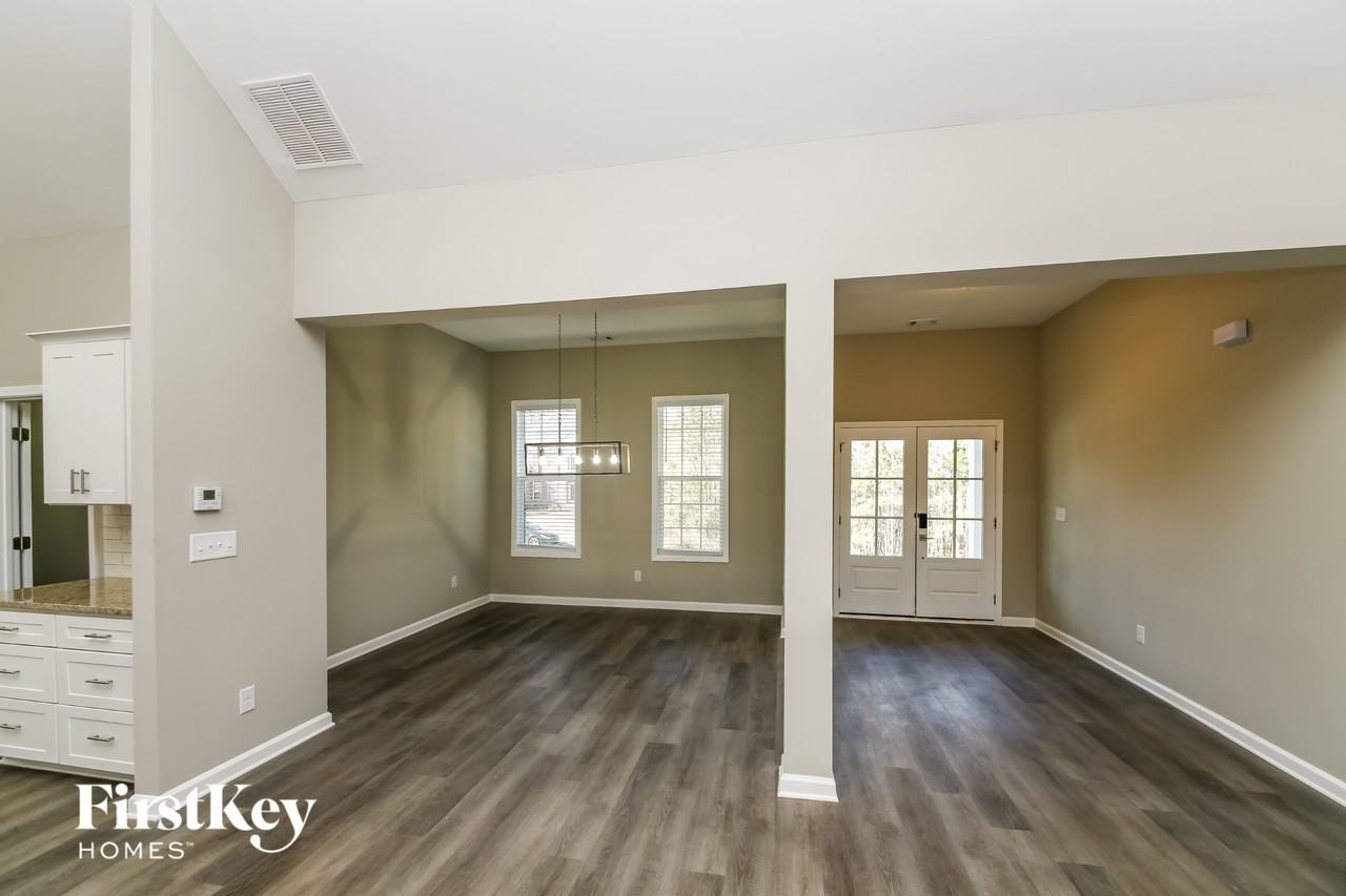 544 Somersby Dr - Photo 4 of 15