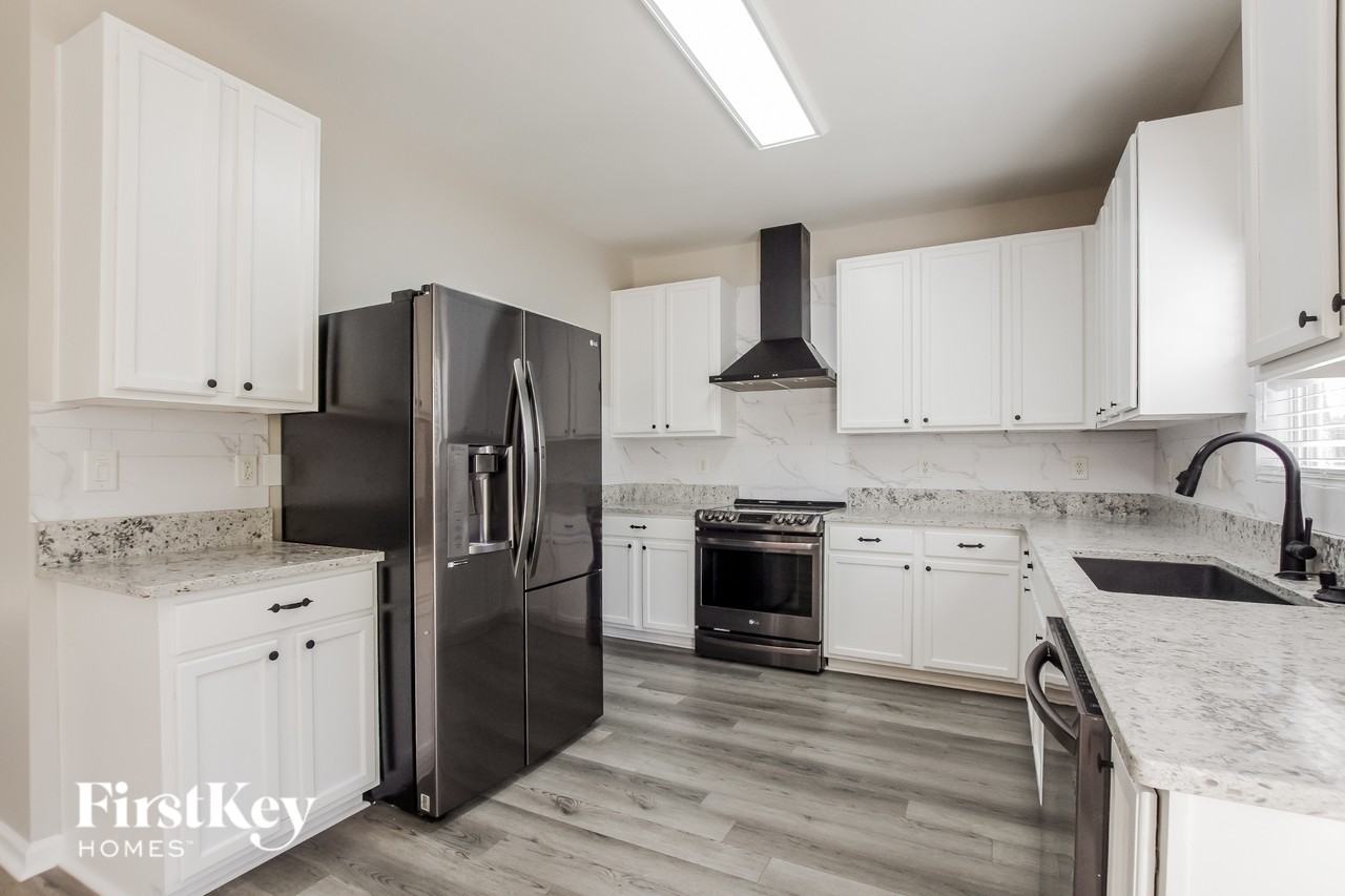 7421 Lamplighter Close Dr - Photo 7 of 15