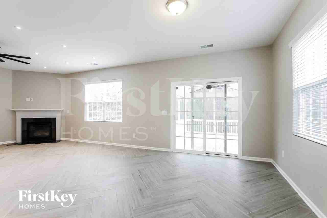 9808 Loughlin Ln - Photo 4 of 15