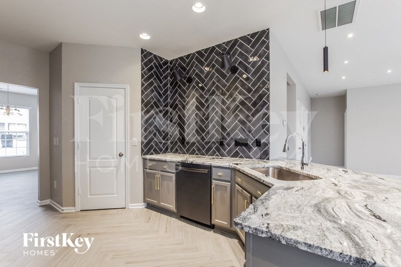 9808 Loughlin Ln - Photo 6 of 15