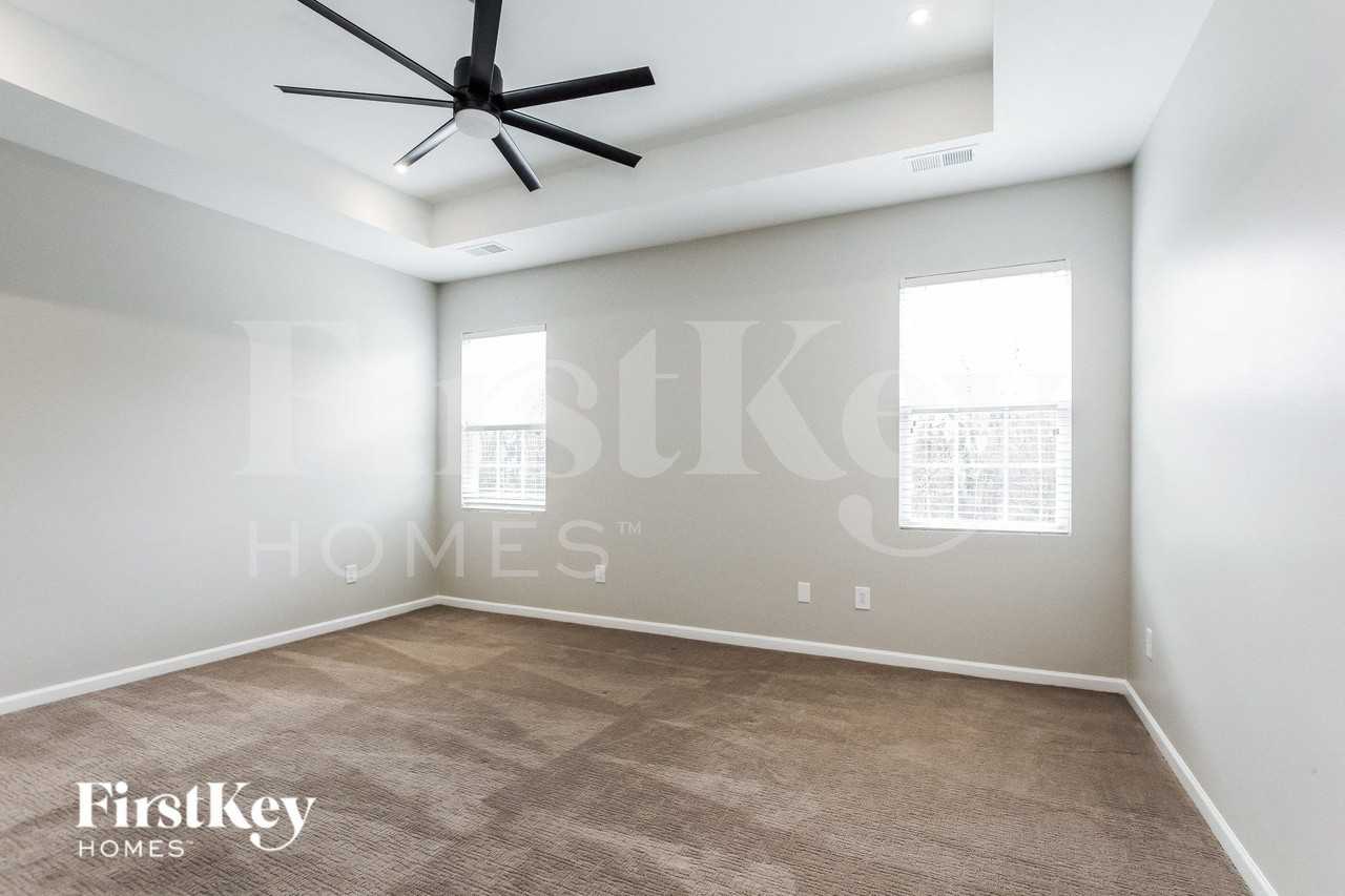 9808 Loughlin Ln - Photo 7 of 15