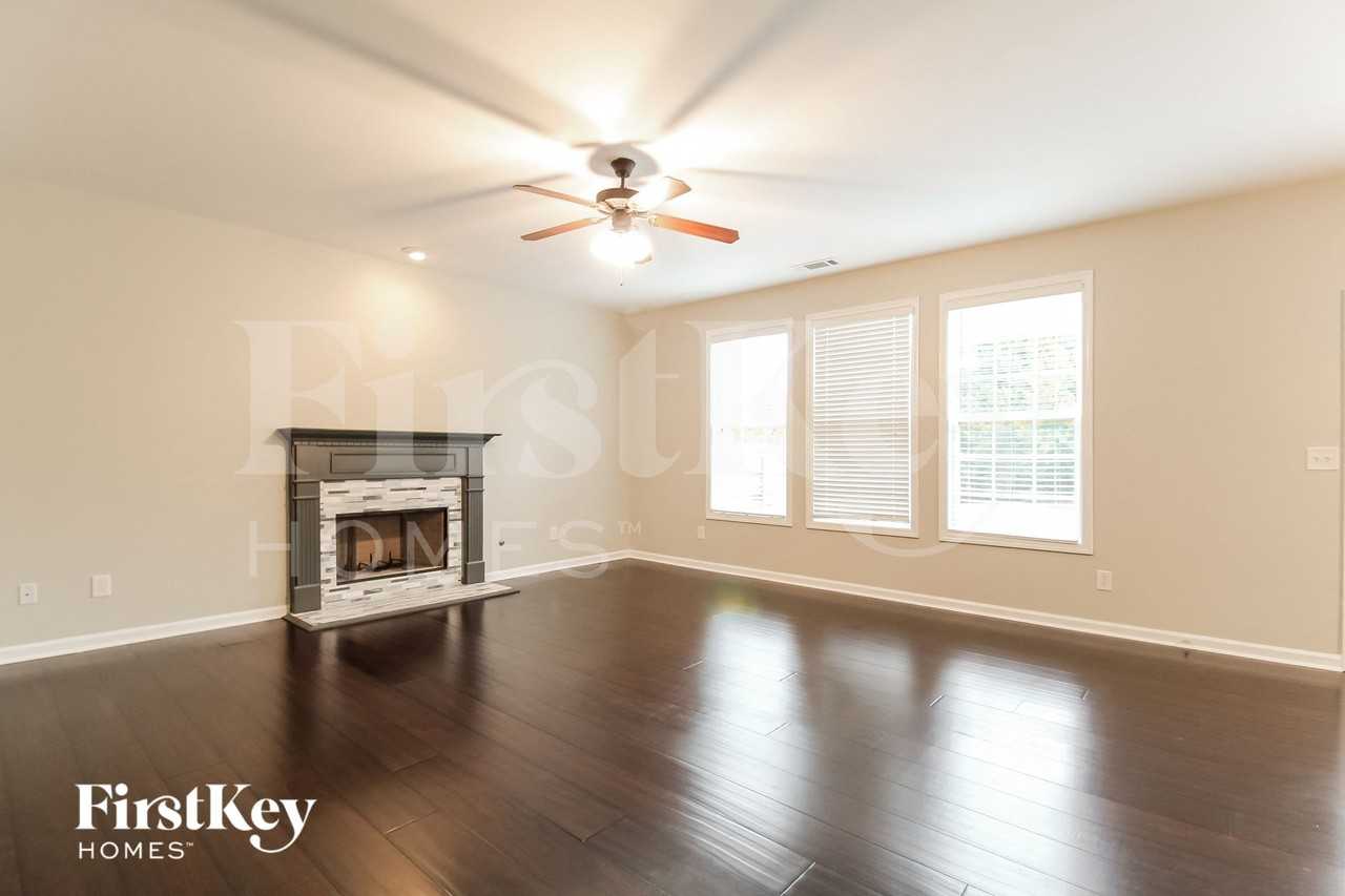 3836 Bald Eagle Dr - Photo 3 of 15