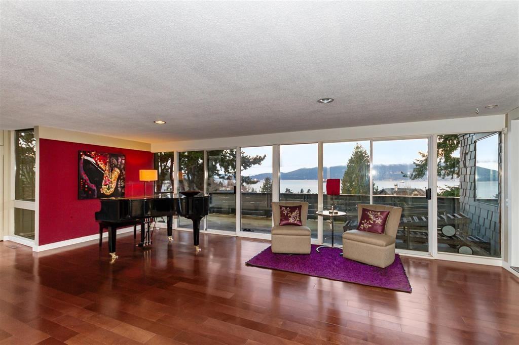 1995 Sasamat Pl - Photo 3 of 22