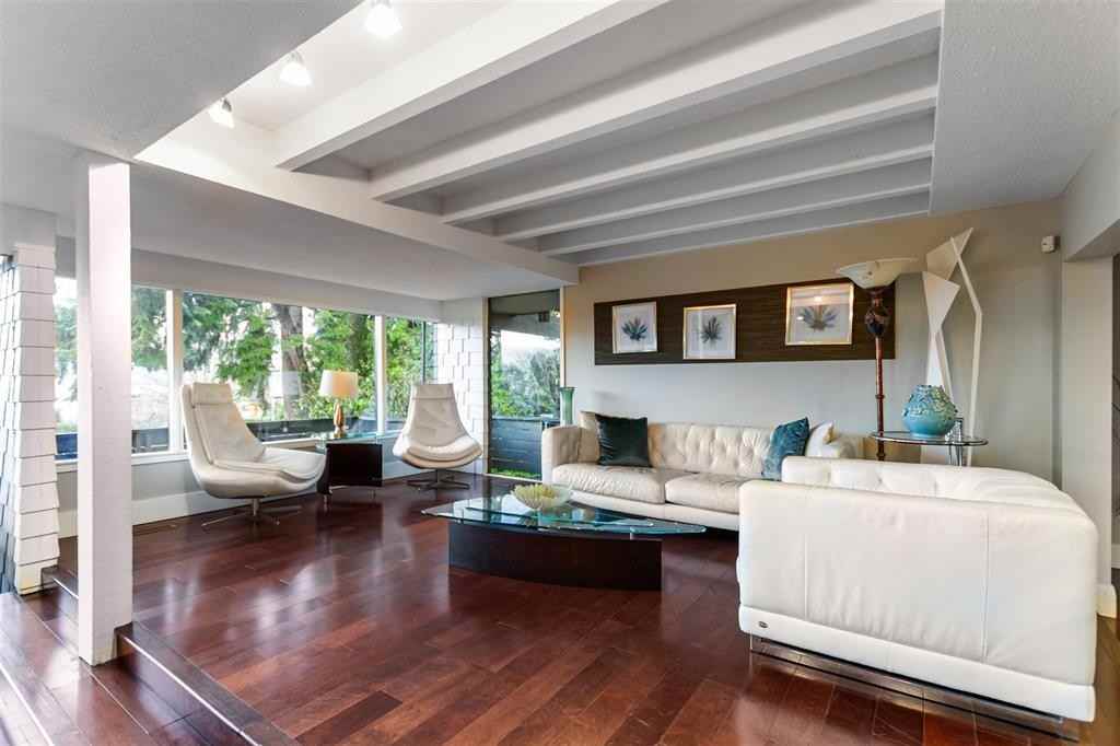 1995 Sasamat Pl - Photo 4 of 22