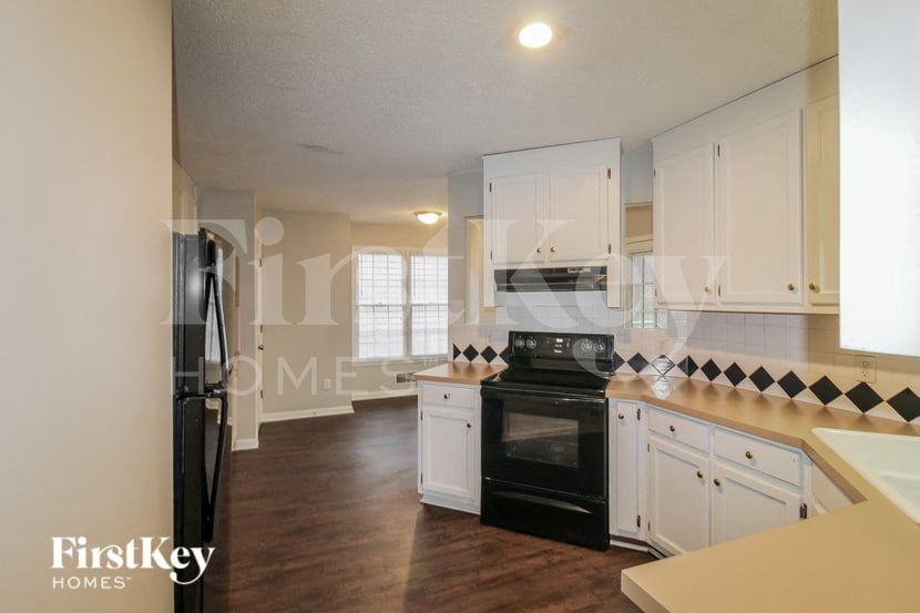 4725 Diggers Way - Photo 6 of 16