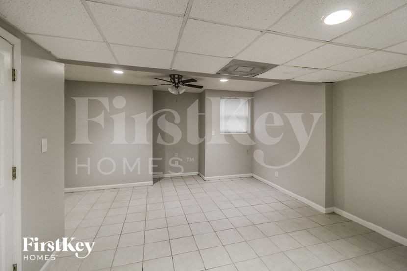 4725 Diggers Way - Photo 7 of 16