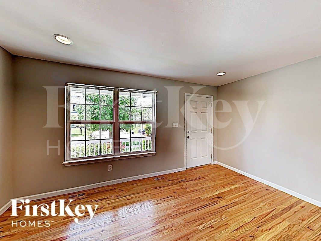 227 Spring Borough Dr - Photo 3 of 18