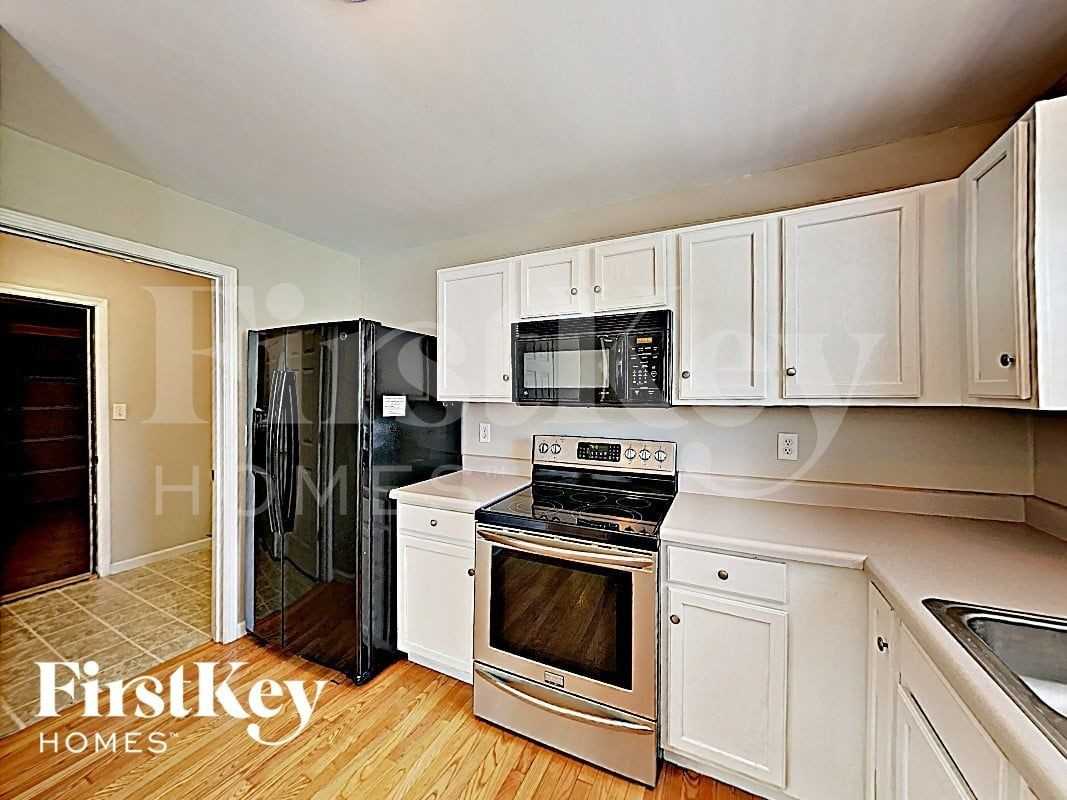 227 Spring Borough Dr - Photo 5 of 18