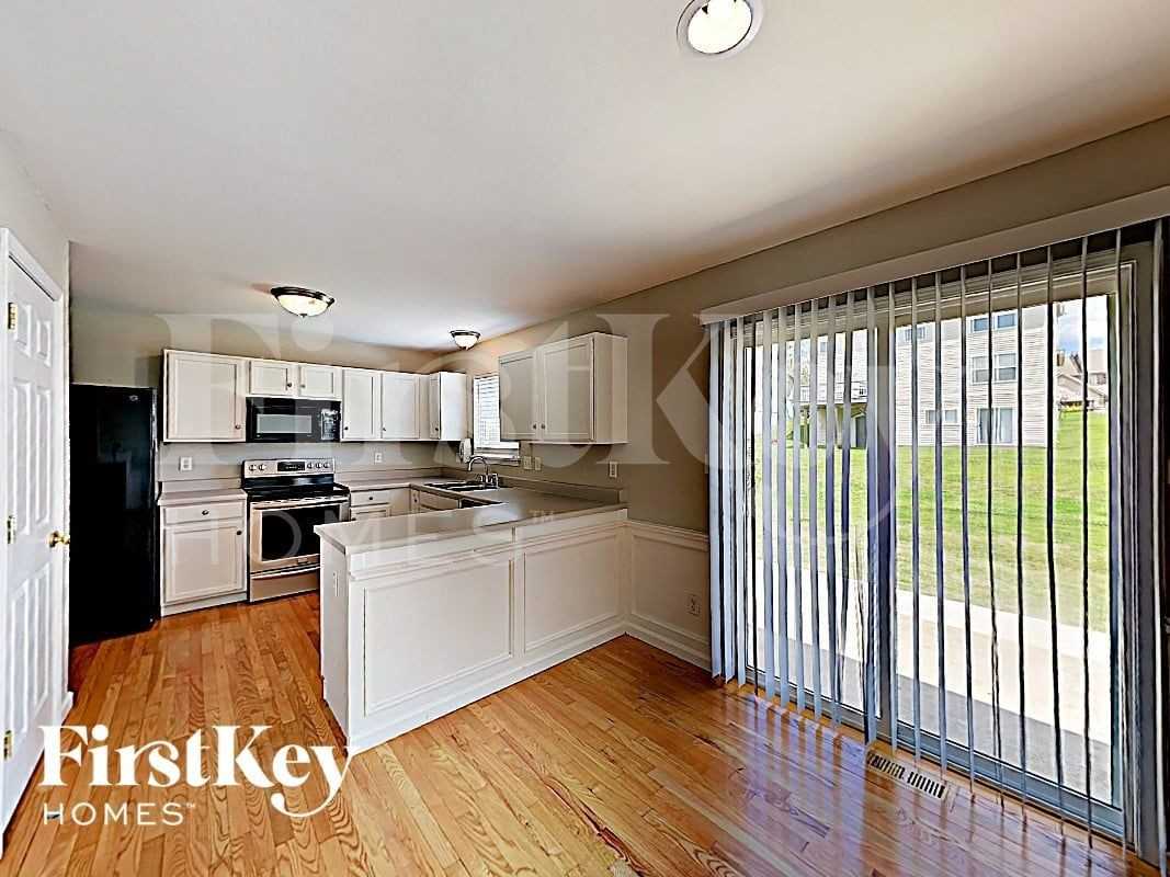 227 Spring Borough Dr - Photo 6 of 18