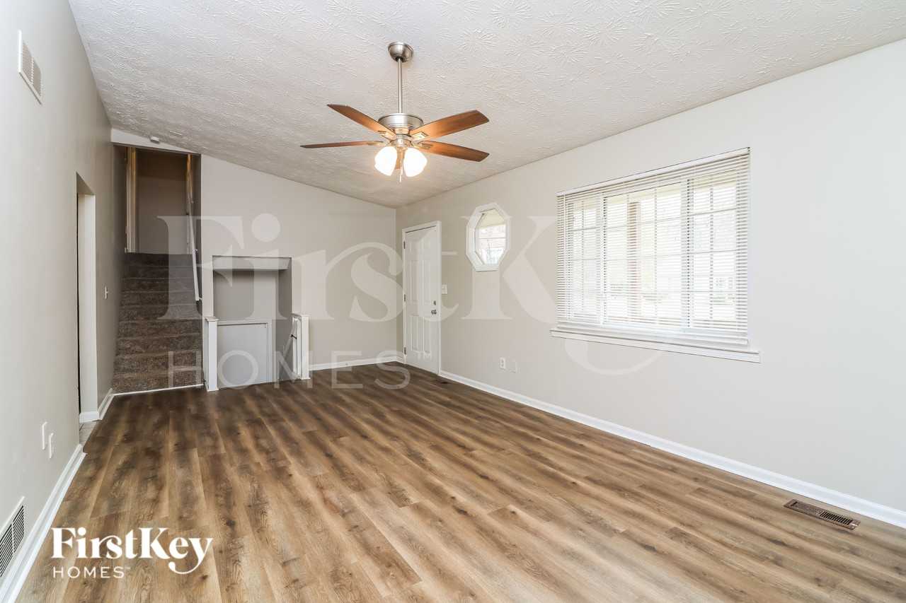 1705 Olde Oak Dr - Photo 5 of 16