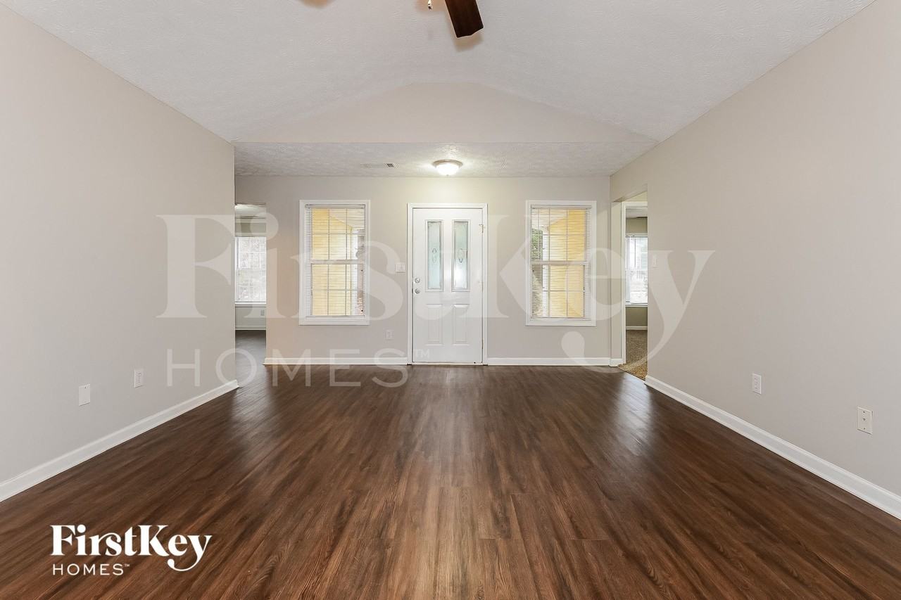 149 Brentwood Way - Photo 4 of 15