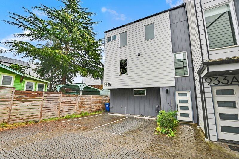 933 N 91st St #B - Photo 4 of 26