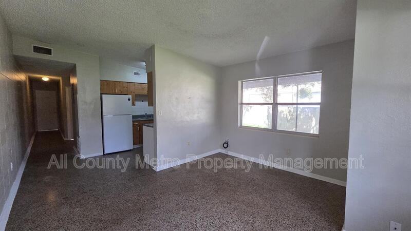 1232 Linda Ln - Photo 4 of 14