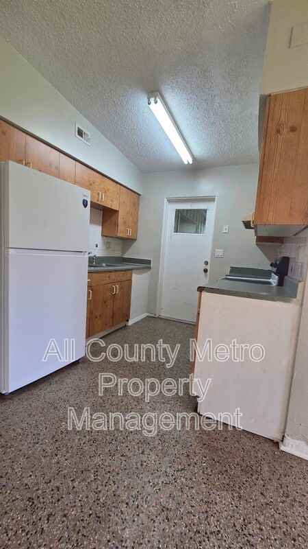 1232 Linda Ln - Photo 6 of 14