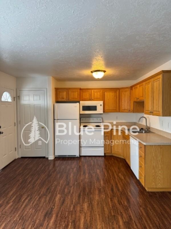 707 S 5th W #3800 - Photo 2 of 8