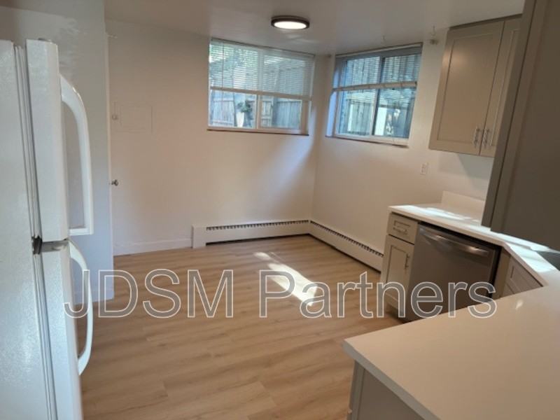 1046 Harrison St - Photo 6 of 20