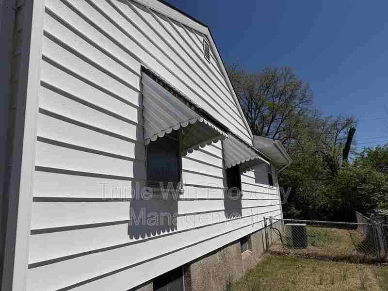 10168 Cabot Dr - Photo 2 of 26