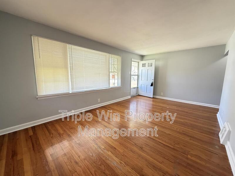 10168 Cabot Dr - Photo 5 of 26