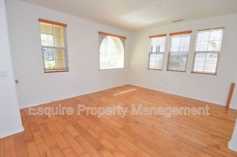 3055 Nimes Ln - Photo 3 of 28