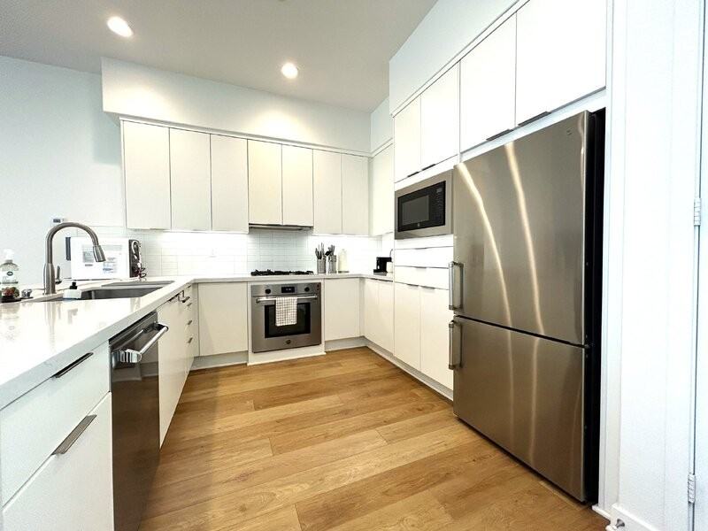 10917 1/2 Otsego St - Photo 4 of 25