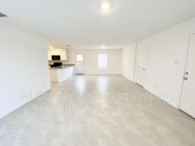 6905 Adderly Rd - Photo 2 of 11