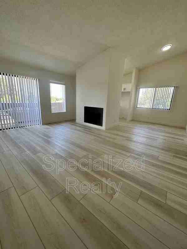 14074 Van Nuys Blvd #2 - Photo 2 of 11