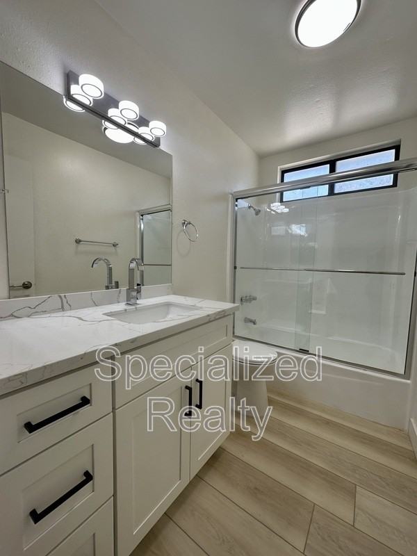 14074 Van Nuys Blvd #2 - Photo 7 of 11