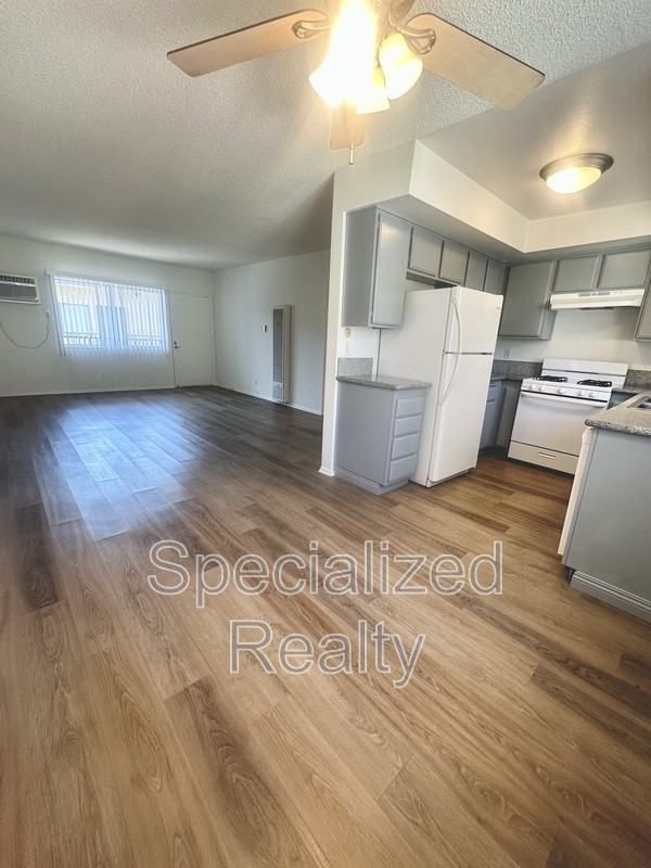 824 E Windsor Rd #11 - Photo 4 of 9