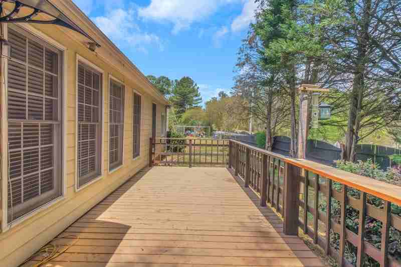 732 Tanners Point Dr - Photo 4 of 11