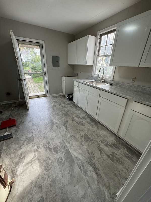 1201 Nelwood Dr - Photo 2 of 11