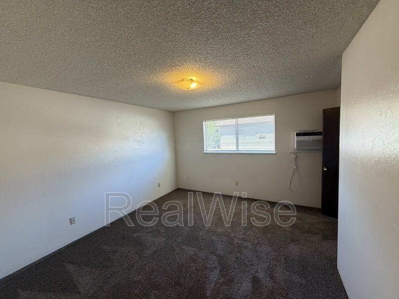 1120 Sw 5th St #B - Photo 5 of 13