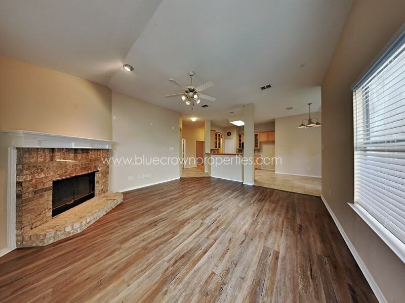 11364 Lockshire Dr - Photo 2 of 16