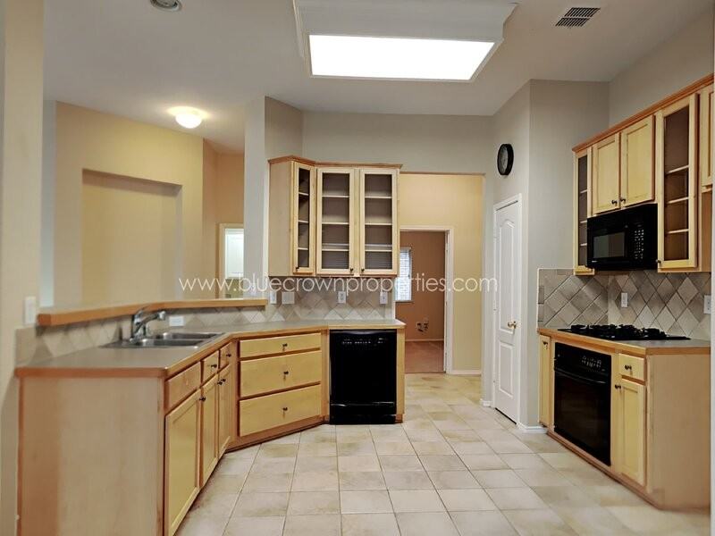 11364 Lockshire Dr - Photo 4 of 16