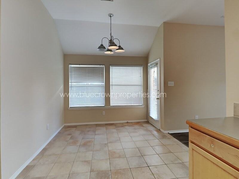 11364 Lockshire Dr - Photo 5 of 16