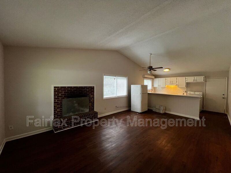 475 Cedar Lake Rd #A - Photo 2 of 8