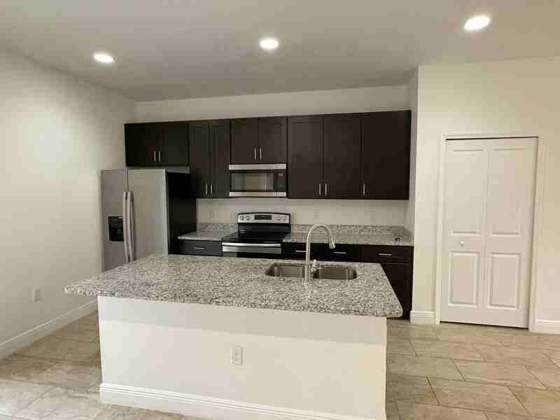 2705 Sw 153rd Place Rd - Photo 3 of 11