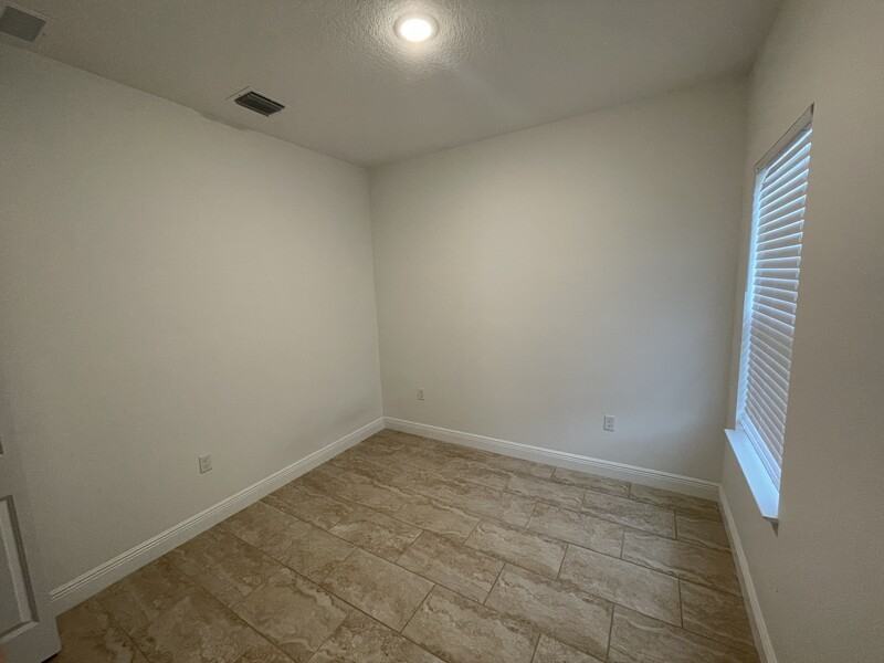 2705 Sw 153rd Place Rd - Photo 4 of 11