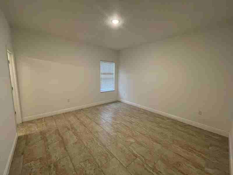 2705 Sw 153rd Place Rd - Photo 5 of 11