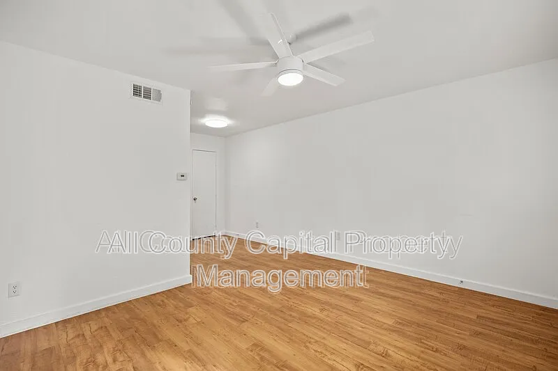 404 W 35th St #205 - Photo 3 of 10