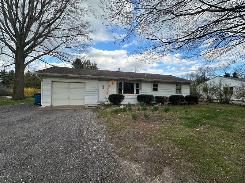 1075 Northeast - Photo 2 of 19