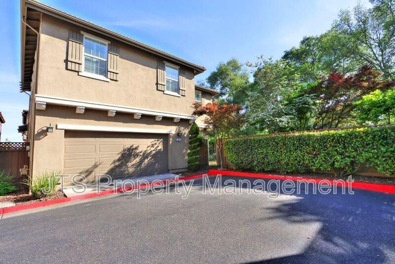 217 Barnhill Dr - Photo 3 of 50